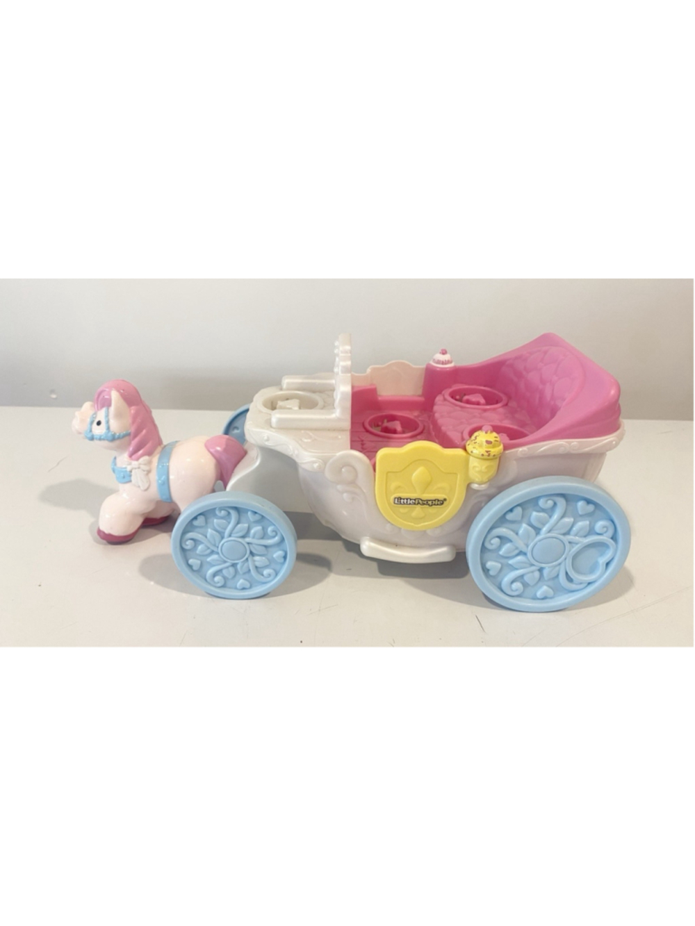 Fisher-Price Little People Disney Princess Musical Carriage Coach Horse Works